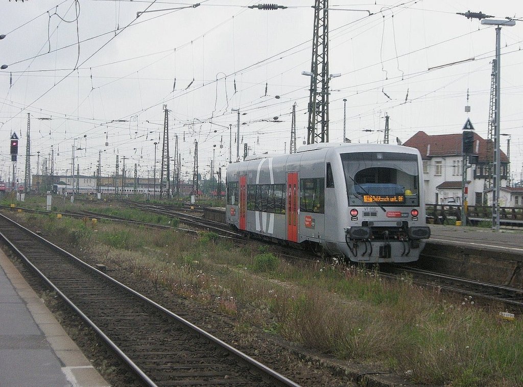 Hier VT010 als MRB nach Delitzsch unt. Bahnhof, bei der Ausfahrt am 14.5.2010 aus Leipzig Hbf.