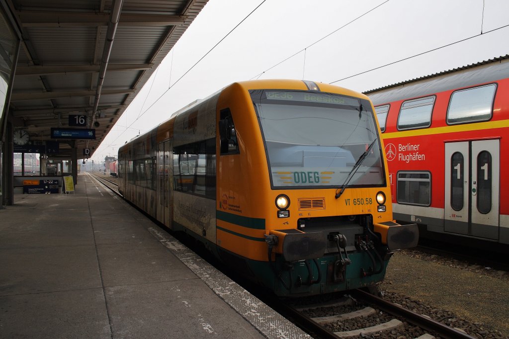 Hier VT650.58 als ein OE36 von Berlin Lichtenberg nach Beeskow, dieser Triebzug stand am 28.1.2012 in Berlin Lichtenberg.
