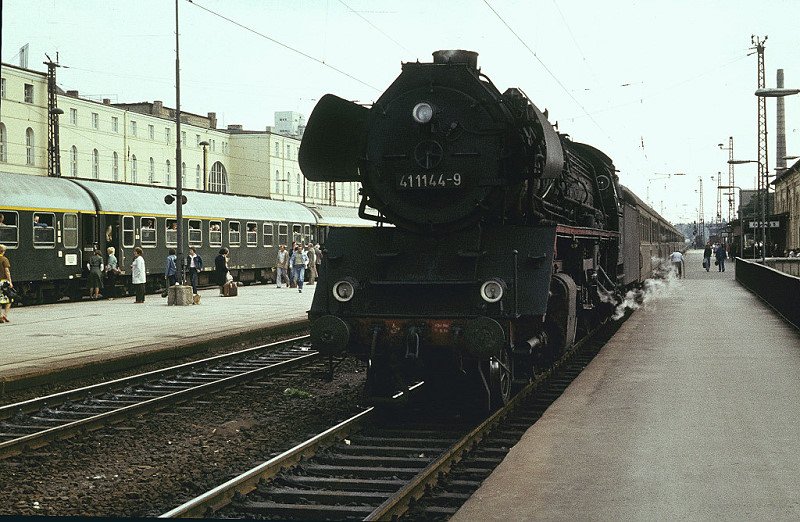 Hier war sie noch keine Museumslok, Magdeburg Hbf am 30.08.1981