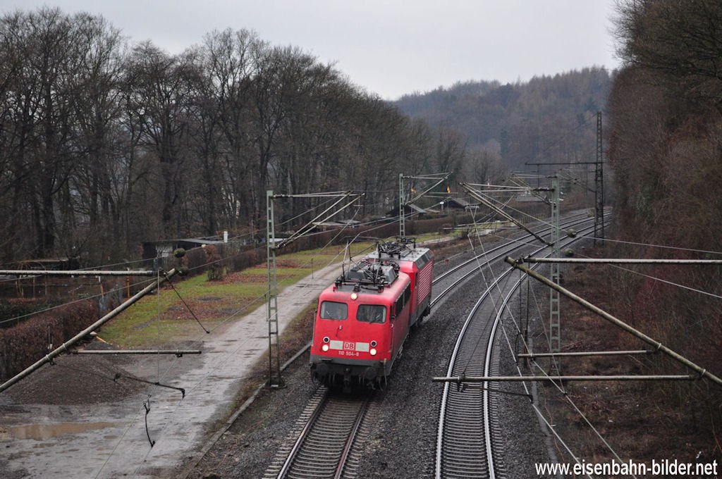 Hier zieht 110 504 eine defekte 112 in Ennepetal Gevelsberg vorbei.