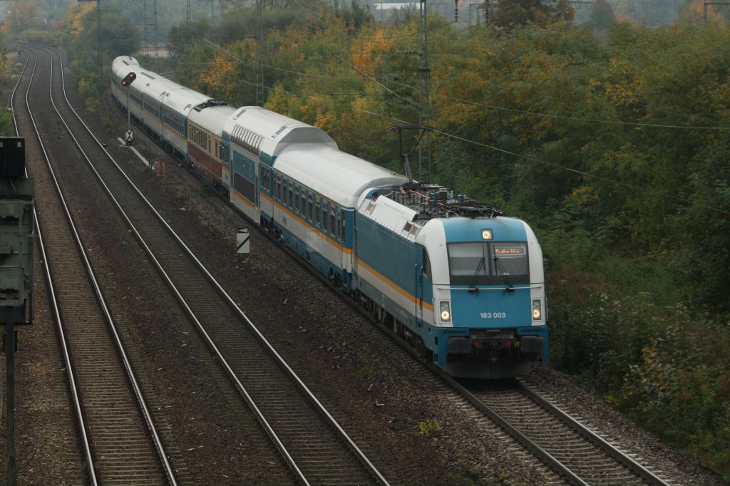 Hier zu sehen die 183 003 kurz vor Regensburg Hbf am 14.10.2012