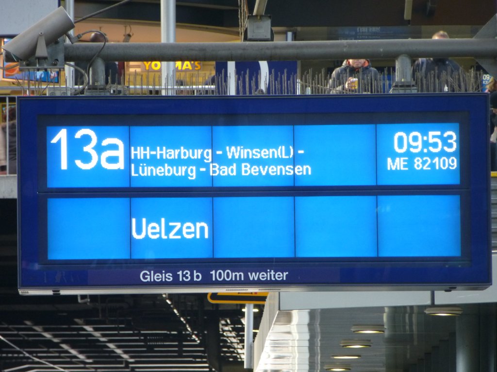 Hier der Zugzielanzeiger vom Metronom nach Uelzen auf Gleis 13a. Planmige Abfahrt ist um 09:53 Uhr. 3.April 2013. Hamburg Hbf.