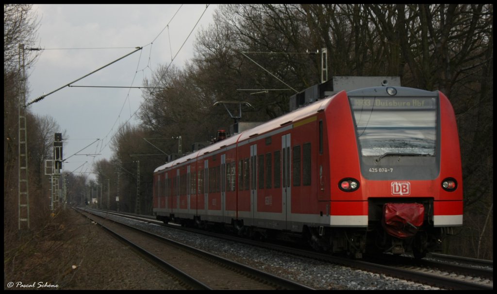 Hier das zweite Foto meiner Fototour, ET 425 076 als RB33 auf dem nach Duisburg ungefhr 2 Km hinter dem Baaler Bahnhof.
20.02.10 16:13