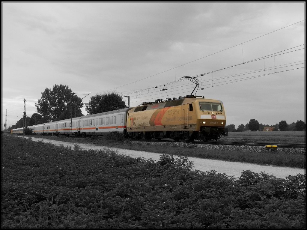 Hier die zweite Version des Bildes in einer Color Key beabeitung. 120 159  175 Jahre  am 12.08.2010 vorm IC 2024 in Mangolding. 