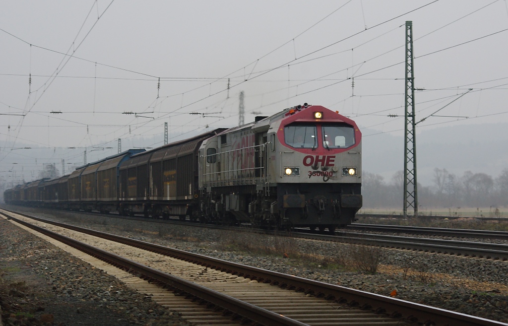Highlight am 19.02.2011 war der durch den grauen Morgen brllende Tiger 330090 der OHE mit H-Wagenzug in Richtung Sden. Hier bei Mecklar.