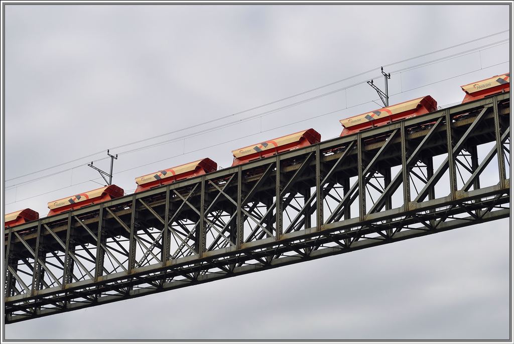 Himmelfahrtskommando  ber die Eglisauer Rheinbrcke. (08.03.2013)