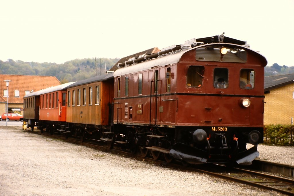Historische Diesellokomotive  ex AHJ ML 5203 bei der Mariager Handest Veteranjernbane am 30. April 1989