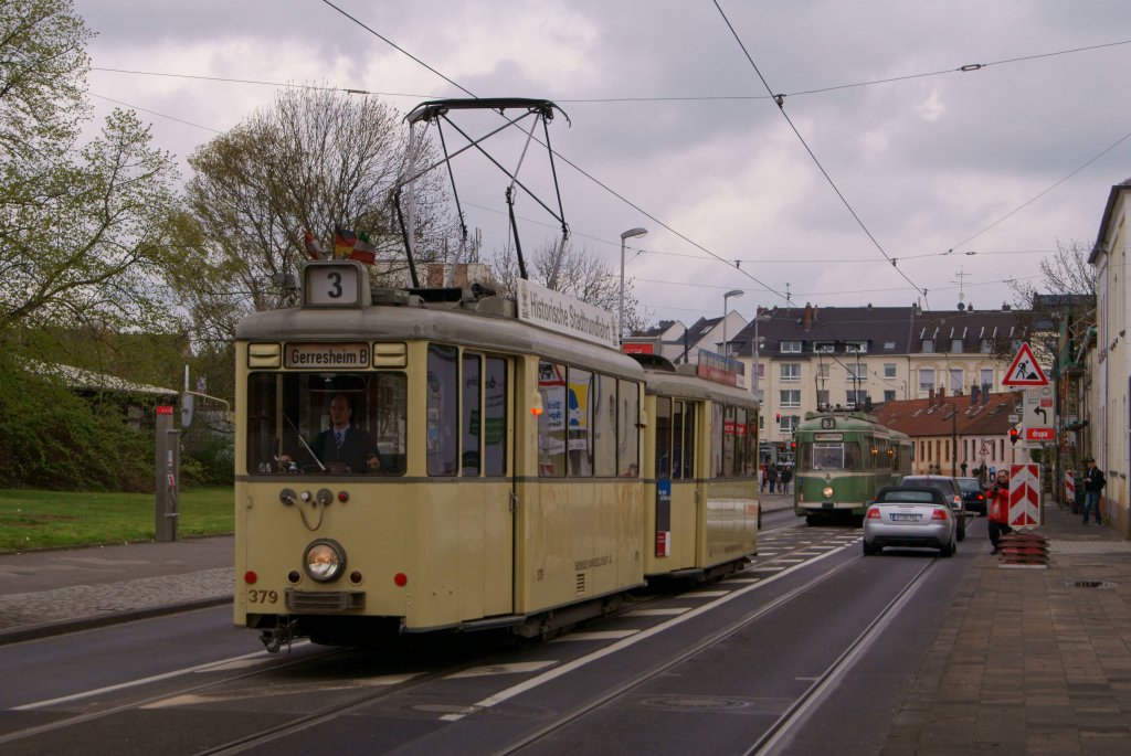 Historischer Triebwagen 379 der Rheinbahn auf Sonderfahrt in Dsseldorf-Gerresheim am 22.04.2012