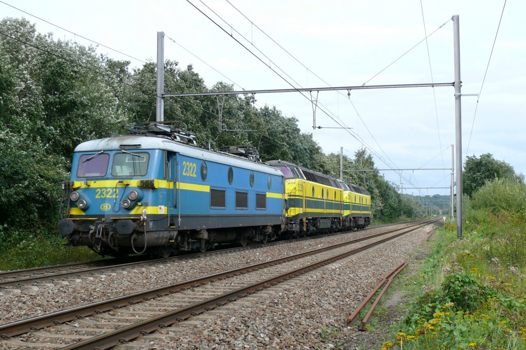 HLD 5508 + 5535 ziehen als LZ die HLE 2322 nach Montzen. Aufgenommen bei Warsage am 06/09/2008.
