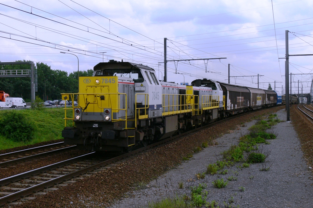 hld 7845 mit gemischter Gterzug, Aufnahme am 20.05.2009 in Bahnhof Antwerpen-Luchtbal