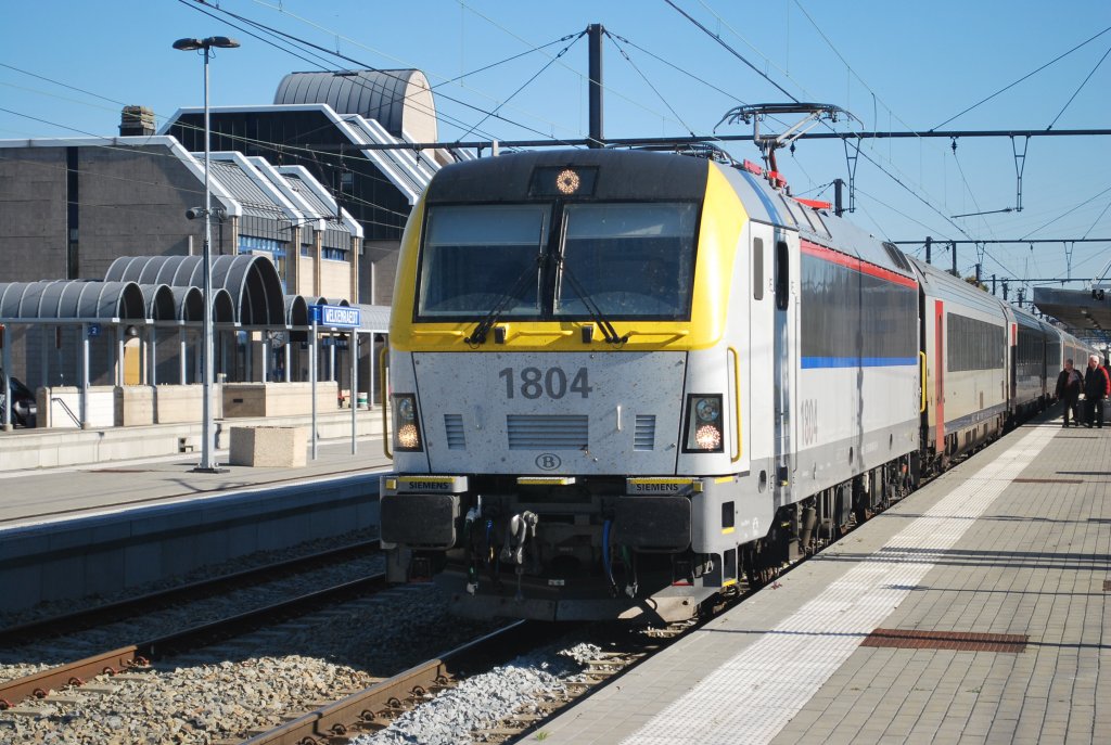 HLE 1804 mit dem IC-A Eupen-Oostende im Bhf Welkenraedt (16.10.2011)