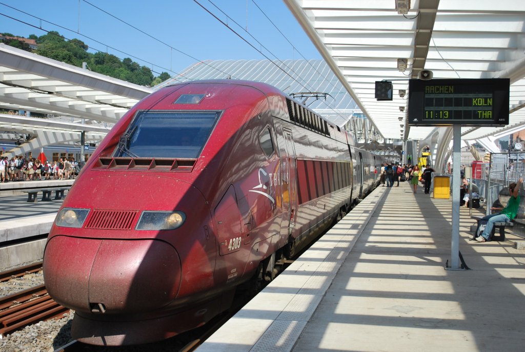 Hochgeschwindigkeitszug  Thalys PBKA  Paris-Kln im Ltticher Bahnhof, ein Jahr vor der Erffnung (1. Juli 2008)