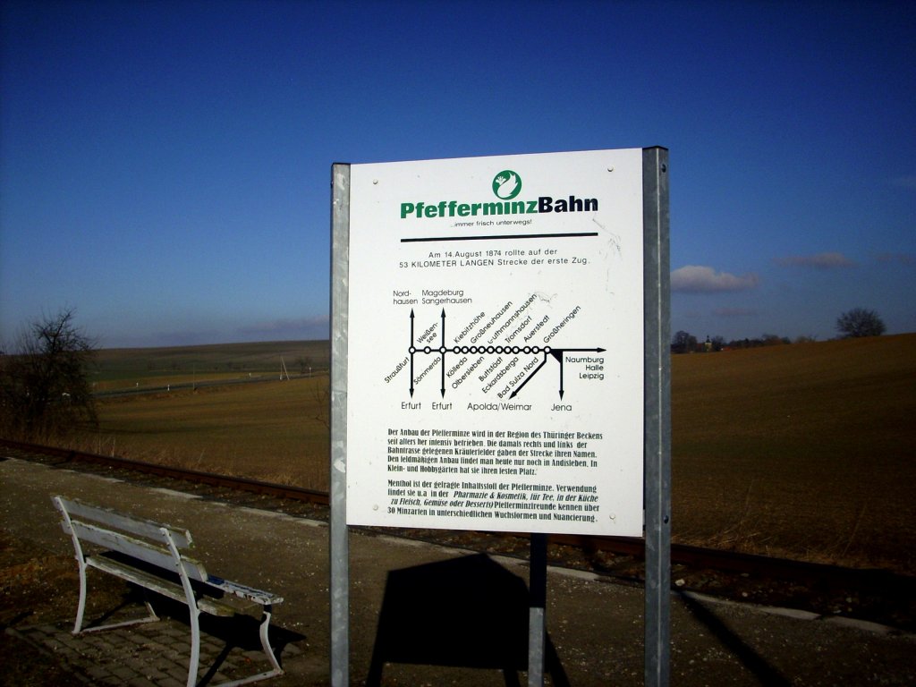 Hp Tromsdorf
Hinweistafel zur Pfefferminzbahn. Tromsdorf ist der einzige Halt im Burgenlandkreis.
(28.02.2011)