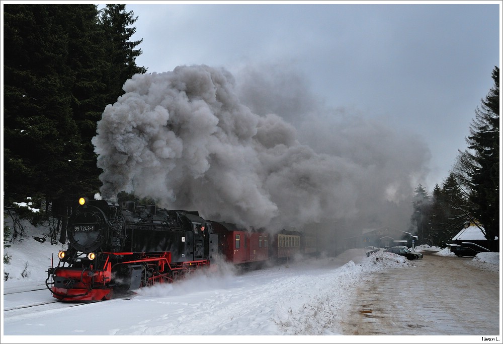 HSB 99 7243 fhrt mit Zug 8945 von Drei Annen Hohne auf den Brocken; Schierke; 3.2.2011