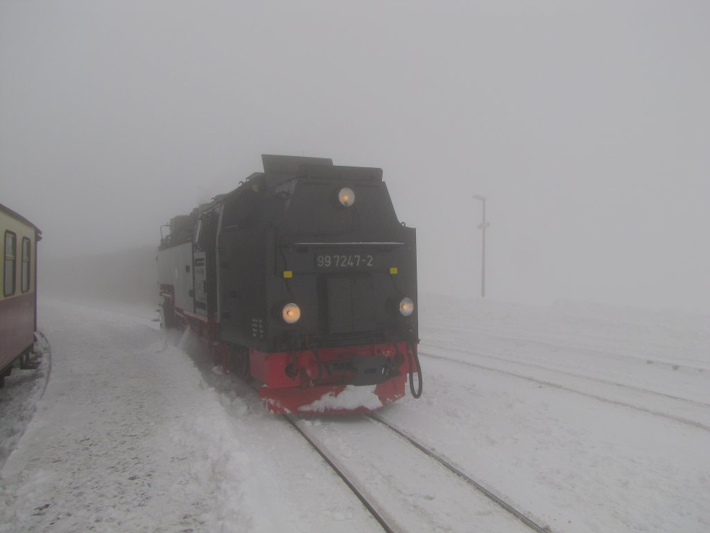 HSB 99 7247-2 nach der Ankunft mit der HSB 8927 aus Drei Annen Hohne, beim umsetzen am 29.03.2013 im Bf Brocken.