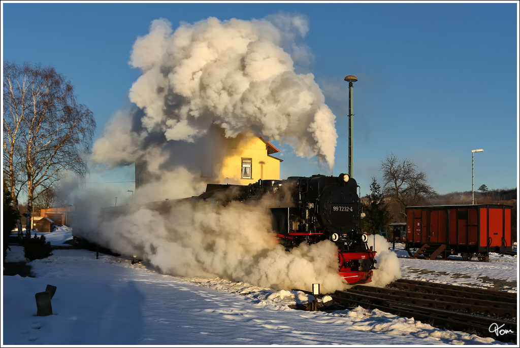 HSB Dampflok 99 7232 bei der Ausfahrt in Gernrode, mit dem Zug 8961 von Gernrode nach Harzgerode. 
5.3.2013