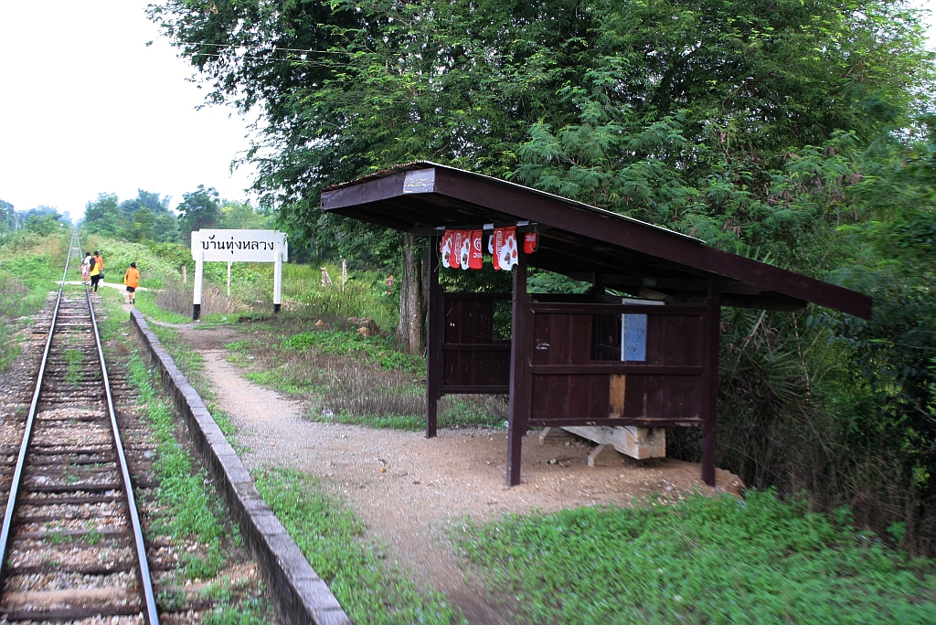 Hst. Ban Thung Luang, Blickrichtung Ban Thung Pho Jn., am 07.Jnner 2013

