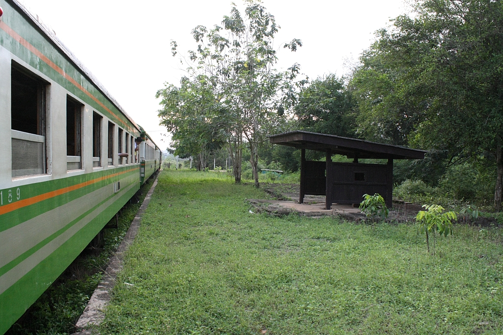 Hst. Klong Yan, Blickrichtung Khiri Ratthanikhom, am 07.Jnner 2013 

