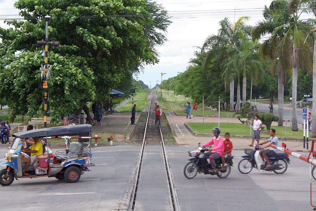Hst. Talat Lam Narai, Blickrichtung Bau Yai Jn., am 18.Juni 2011.