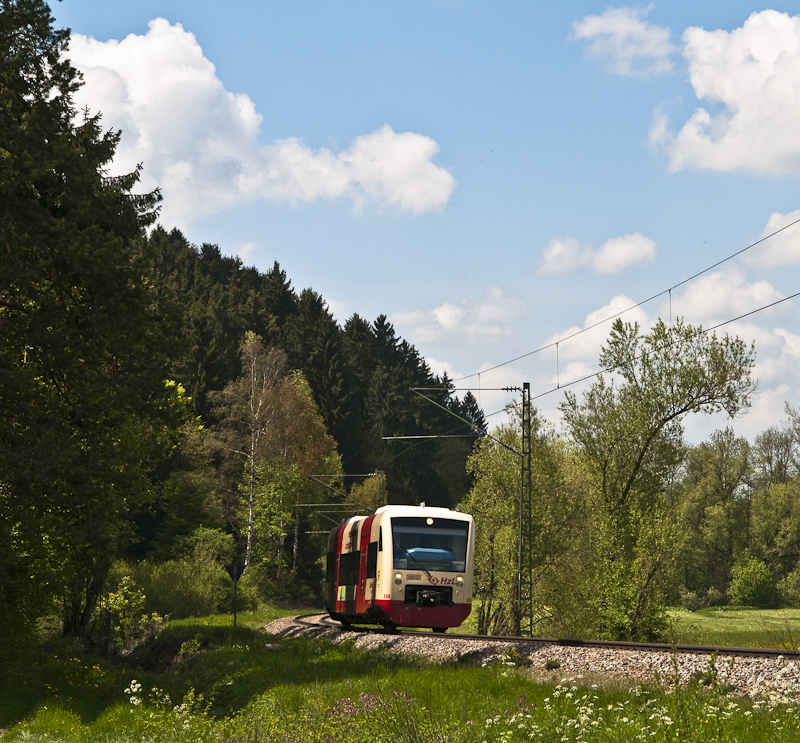 HzL VT 249  Polizei Beratung  als HzL85855 (Brunlingen Bf - Blumberg-Zollhaus) am 22. Mai 2010 bei Rottweil-Neufra.