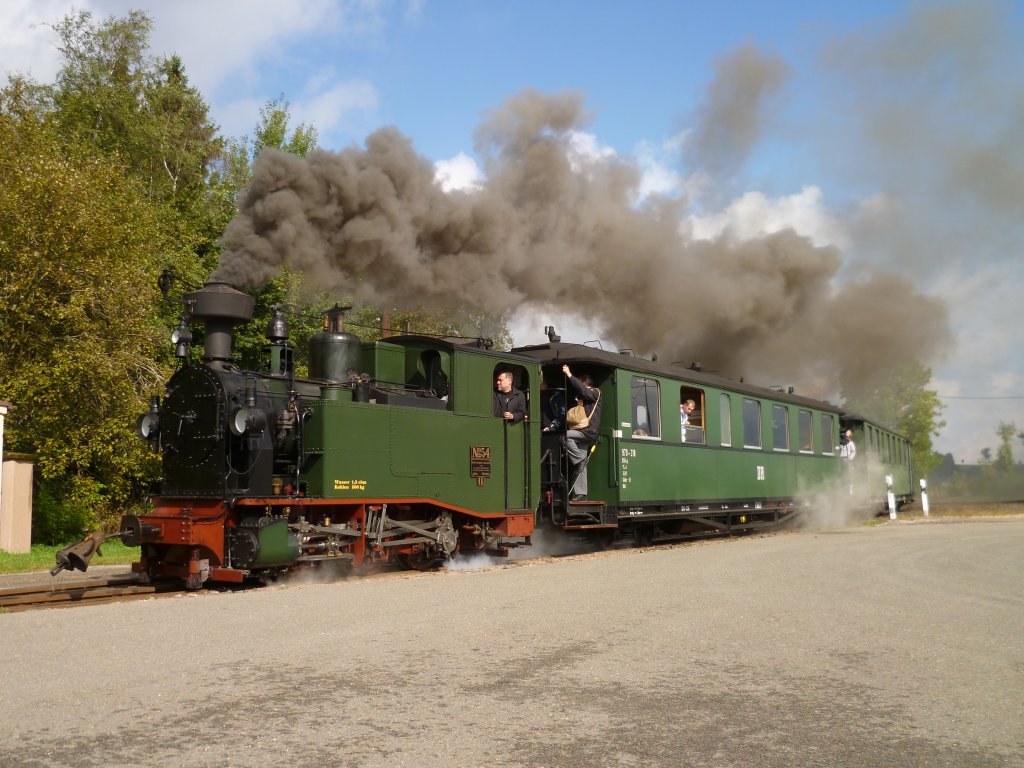 I K Nr54 war am 22.09.12 zu Gast bei der Museumsbahn Schnheide. Hier bei der Ausfahrt in Neuheide.