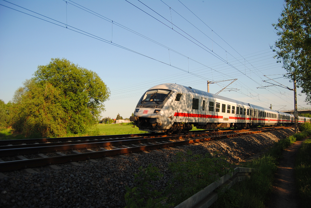 IC 1008 von M�nchen Hbf nach Berlin-Gesundbrunnen, kurz vor Delitzsch unterer Bahnhof. (19.05.2013)