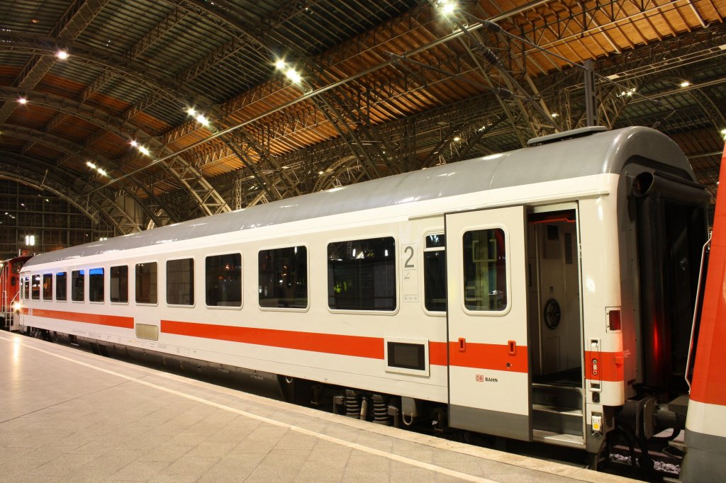 IC 2. Klasse Wagen im Hbf Leipzig 15.06.2011
