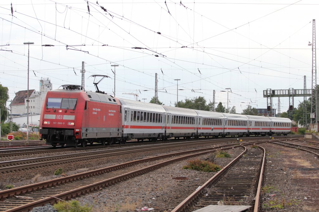 IC 2151 von Dsseldorf nach Dresden mit 20Min + durch den Rbf Paderborn am 10.08.12 mit 101 066-9 und dummerweise ohne Stw.