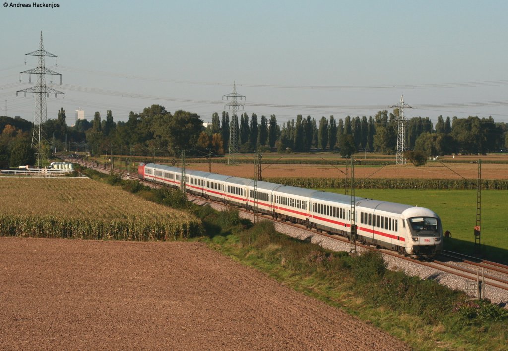 IC 2364 (Stuttgart Hbf-Offenburg) mit Schublok 101 129-5 (wird nachgereicht) bei Ettlingen 22.9.10