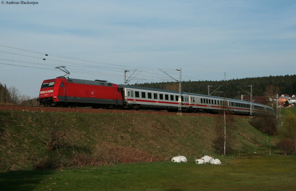 IC 2371  Schwarzwald  (Hamburg Hbf- Konstanz) mit Schublok 101 067-7 am km 69,8 29.4.10