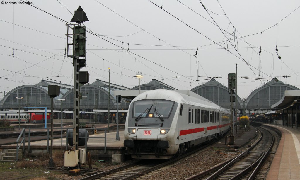 IC 2800 (Basel SBB-Frankfurt(Main)Hbf) als Ersatz fr ICE 70 mit Schublok 120 134-2 bei der Ausfahrt Karlsruhe Hbf 16.3.11