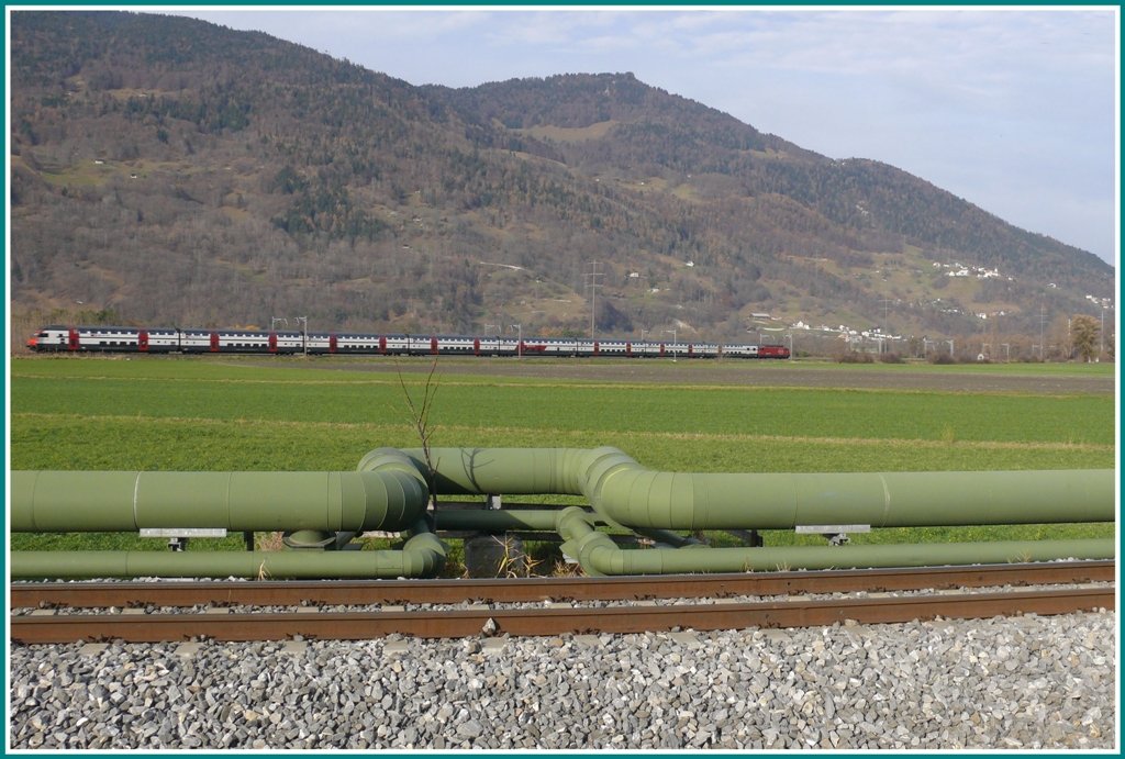 IC 565 zwischen Landquart und Zizers. (22.11.2009)