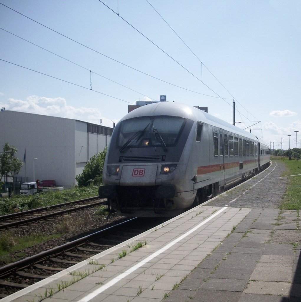 IC nach Otseebad Binz am Rgendammbahnhof am 03.08.2012