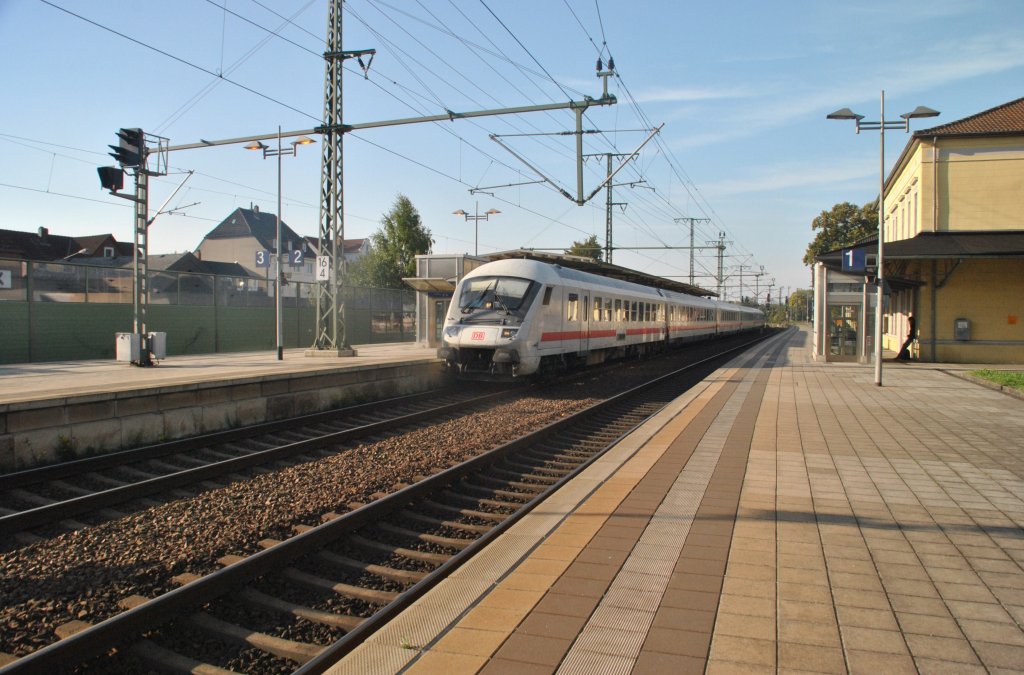 IC Steuerwagen, f�hrt am 08.10.2010 durch Lehrte.