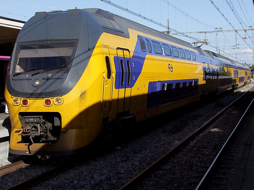 IC4561 steht Abfahrtbereit auf Spoor2 in HOORN;100904