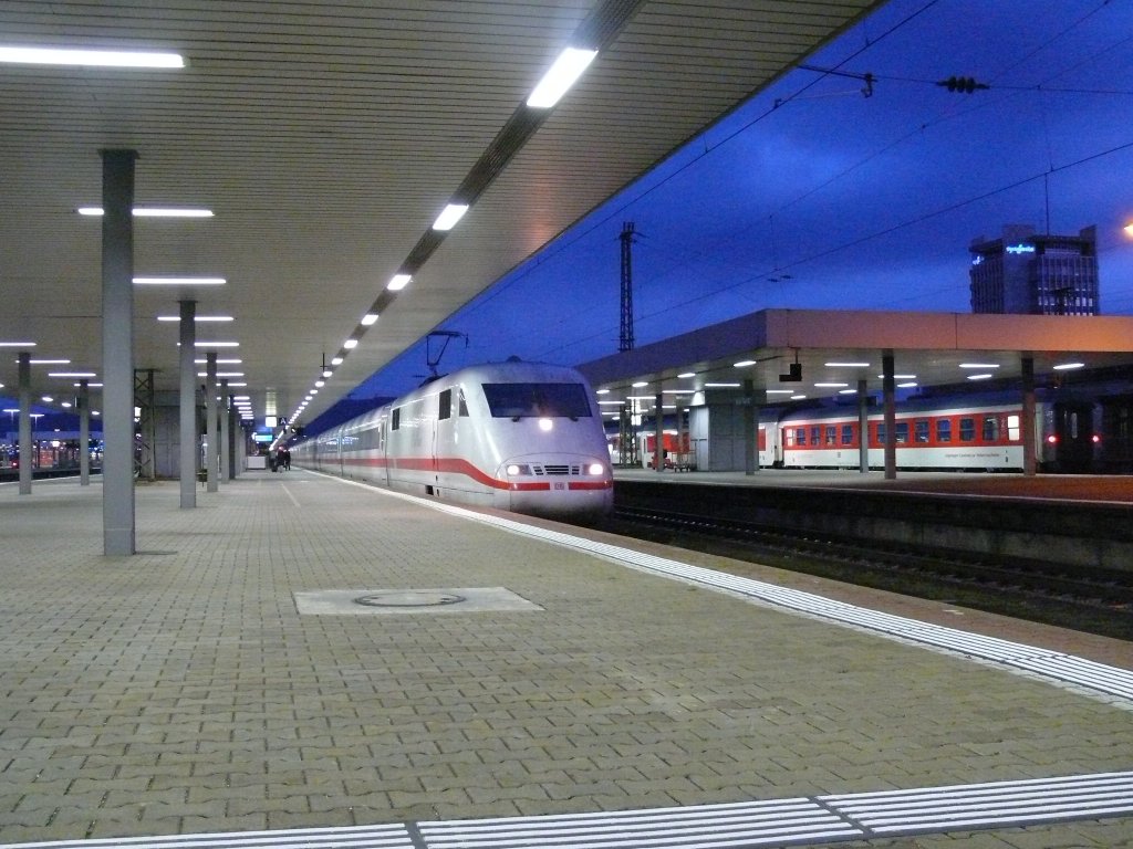 ICE 1  Castrop Rauxel  von Basel SBB nach Hamburg-Altona am Abend des 22.11.09 in Basel Bad Bf. 