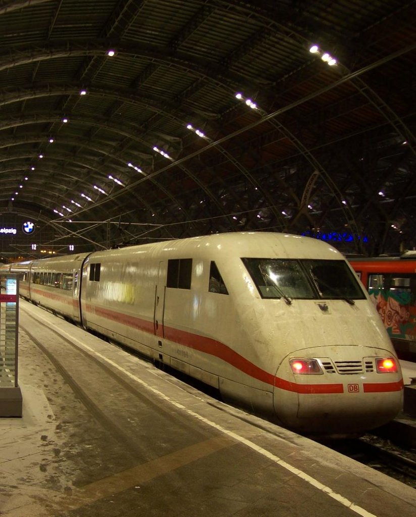 ICE 1 steht sehr frh im Hbf Leipzig 28.01.2010