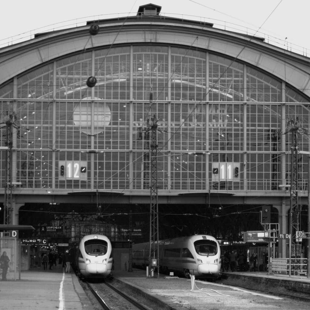 ICE 108 und 107 von und nach Innsbruck in Leipzig am 10. November 2009 
