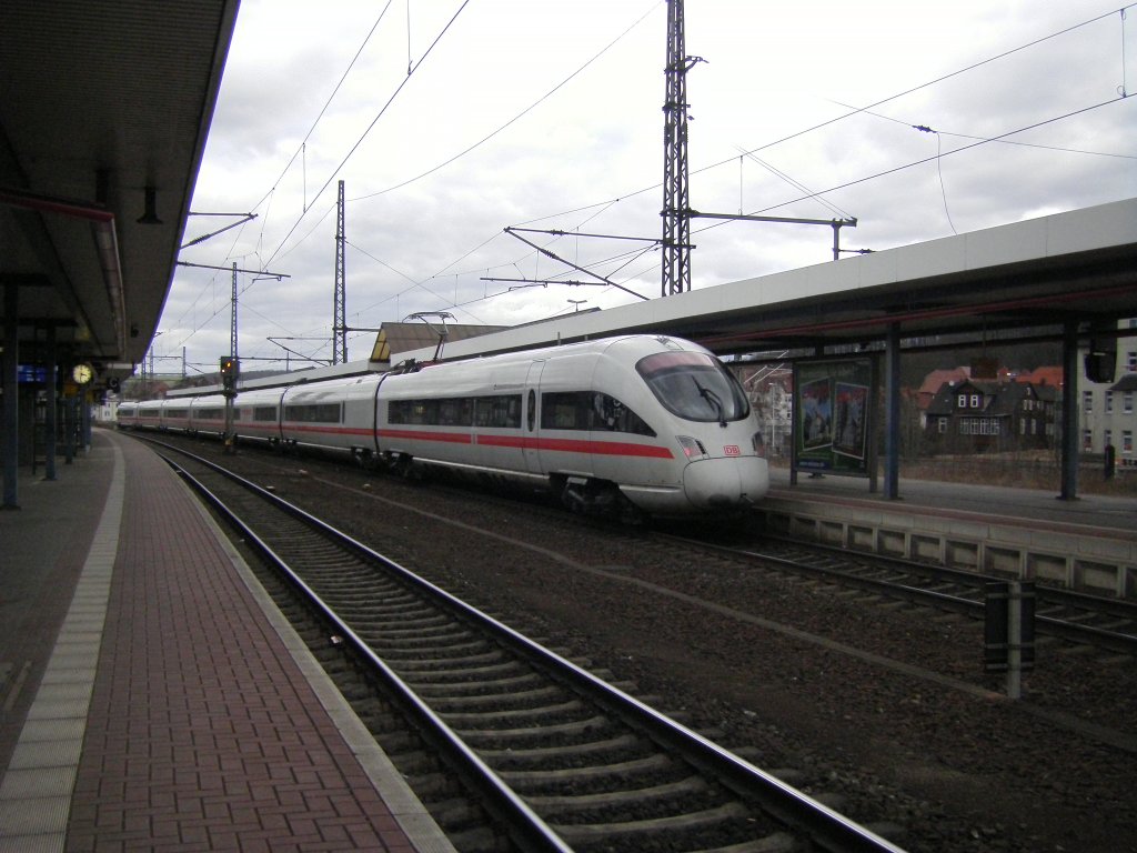 ICE 1558 nach Wiesbaden um 14.56 Uhr Abfahrt, wegen Unwetterschden musste bis ca. 18 Uhr warten.