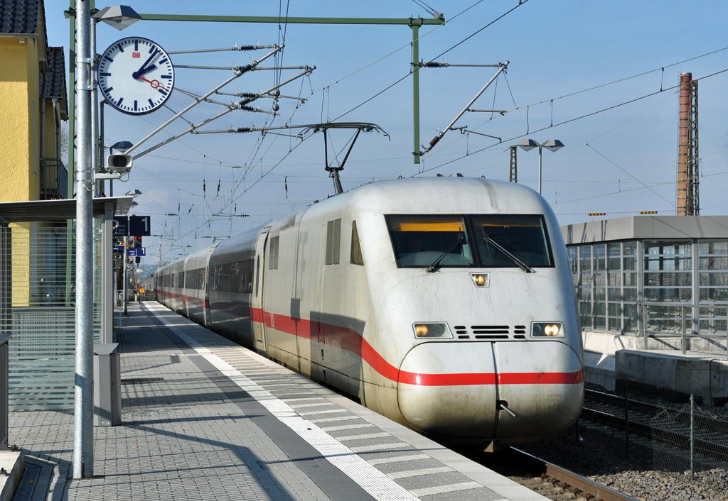 ICE 2 fhrt durch den Bf Sechtem - 18.02.2013