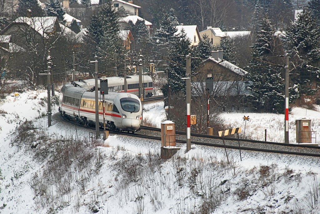 ICE 24, am 18.12.2009, unterwegs von Wien nach Dortmund, kurz vor Drrwien.