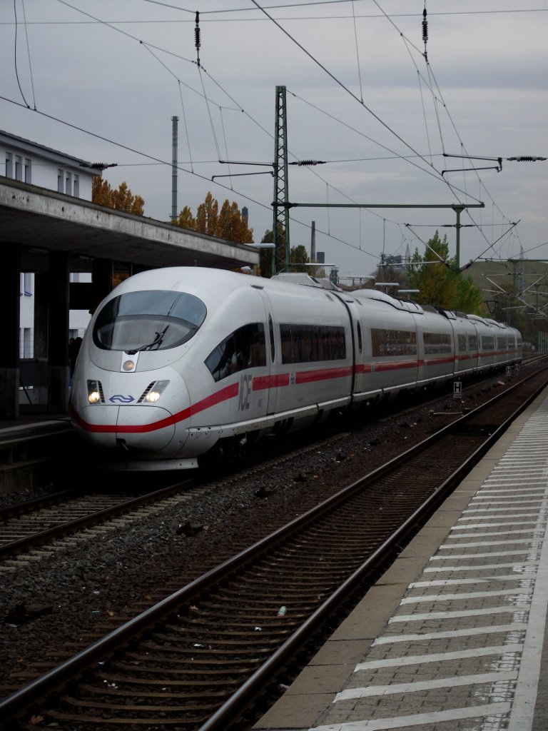 ICE 3 (BR 406) der Niederlndischen Staatsbahn in Frankfurt Griesheim am 03.11.11