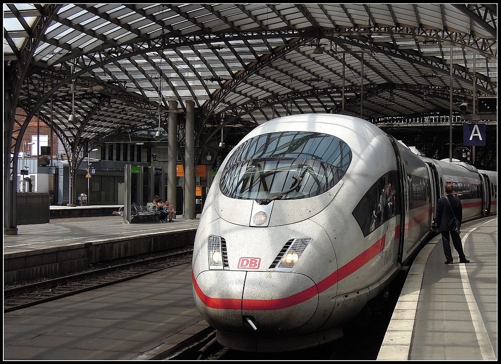 ICE 3 im Klner Hauptbahnhof. 1.7.2013