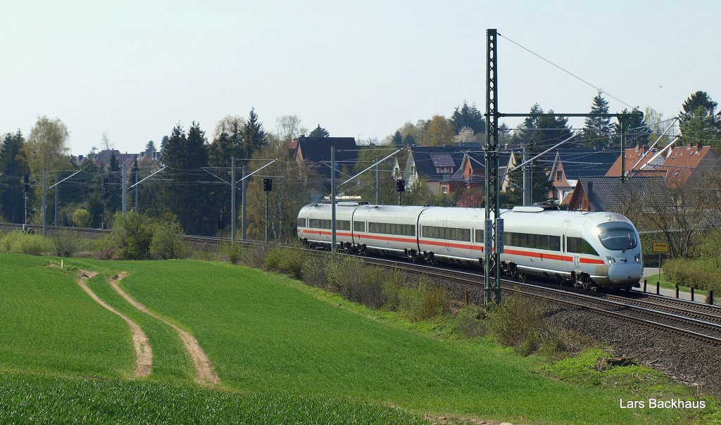 ICE 35 Berlin-Ostbahnhof - Kopenhagen ist am 25.04.10 bei Reinfeld (Holst.) im GWB auf dem Weg Richtung L�beck unterwegs.