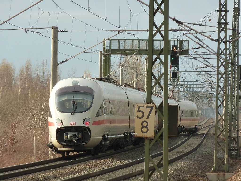 ICE 411 f�hrt frisch gereinigt aus Dresden Reick nach Dresden HBF.
5.2.11