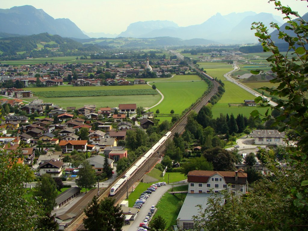 ICE 660 St. Anton am Arlberg bei Rattenberg-Kramsach.11.08.2010