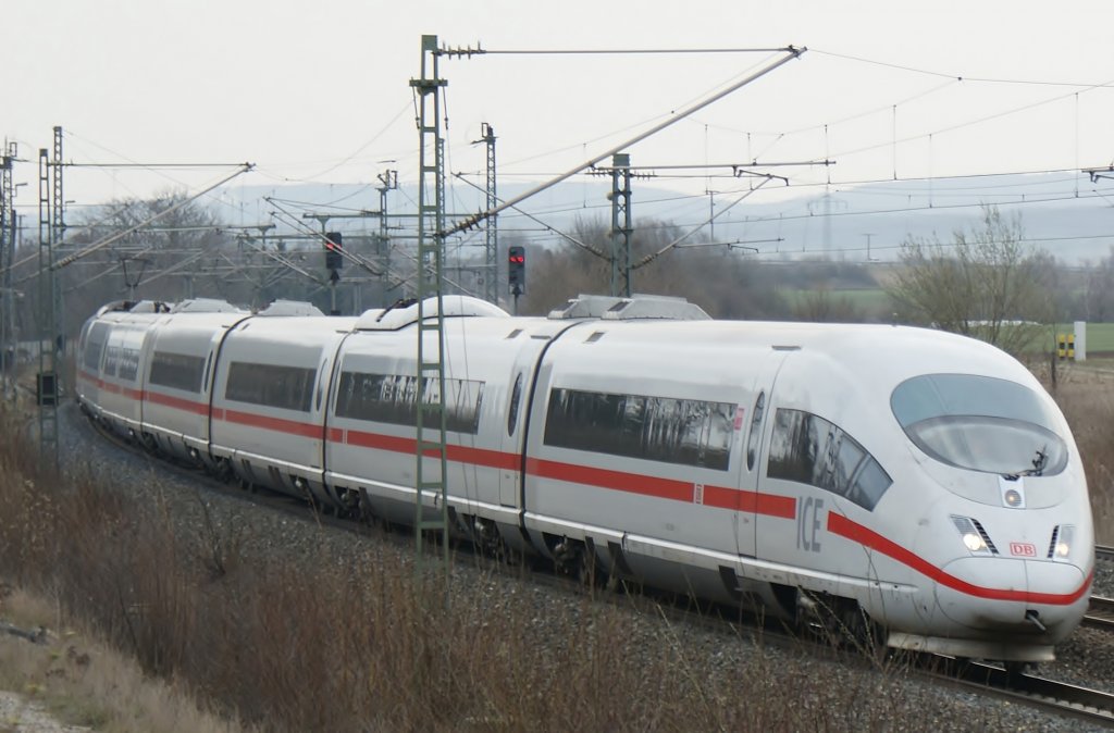 ICE 720 nach K�ln Hbf und ICE 1224 nach D�sseldorf Hbf bei Iphofen am 29.03.2012