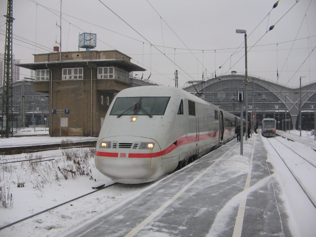 ICE 890 in Leipzig Hbf.Aufgenommen am 17.12.2010