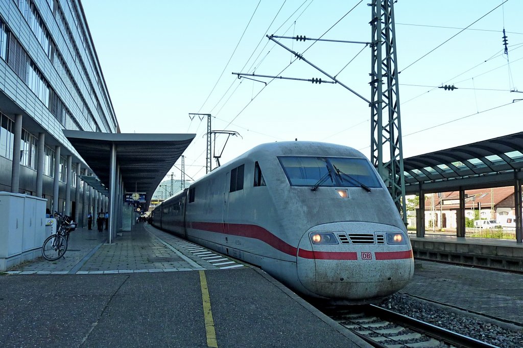 ICE im Bahnhof von Freiburg zur Weiterfahrt nach Berlin...und dann in die Waschanlage! Juli 2012