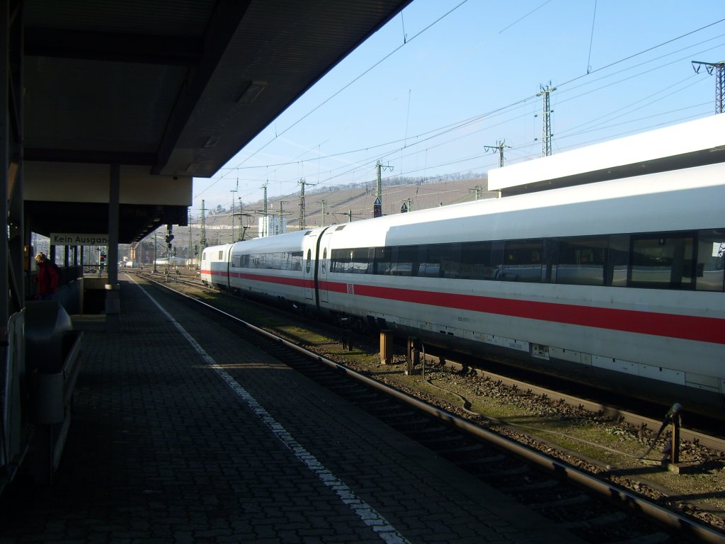 ICE im Bahnhof von Wrzburg. Aufgenommen am 22.01.09.